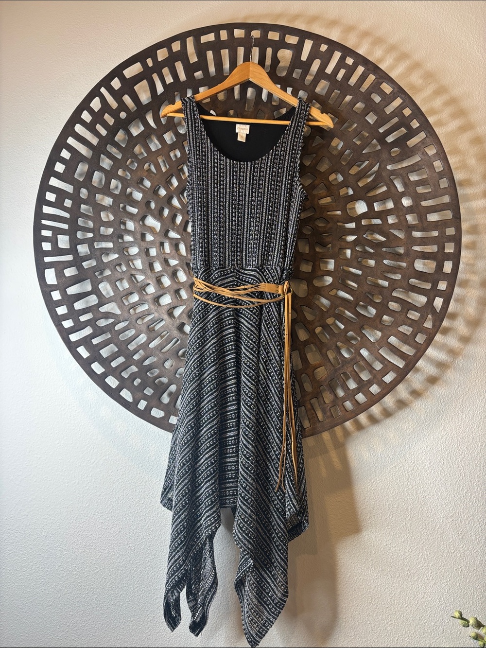 🖤Boho Black White  Handkerchief Hem Dress Sleeveless Belted Lined Chico's 1🖤